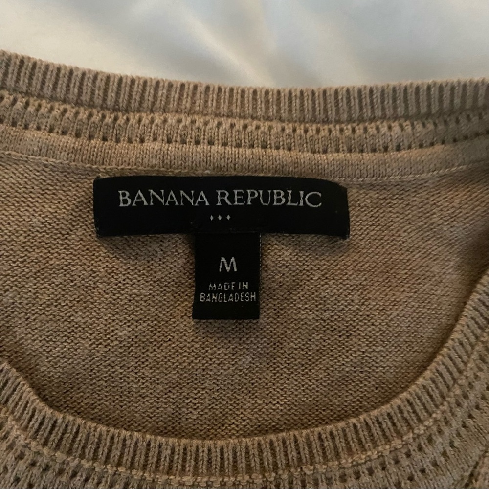 Banana Republic Women's Tan Crewneck Sweater Size Medium - Picture 3 of 7